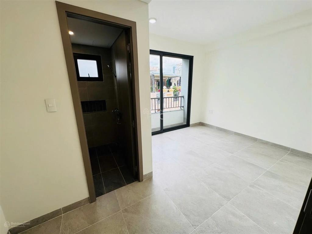 Nhà mới xây 100%, hxh huỳnh văn bánh, phú nhuận, dt 42.5m2, 5 tầng, 6pn, giá chỉ 11 tỷ còn tl