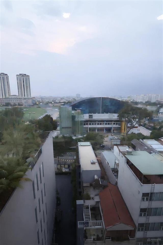 Bán căn góc 2pn xi grand court  có ban công  sổ hồng riêng  lầu đẹp  view đẹp  tặng nội thất