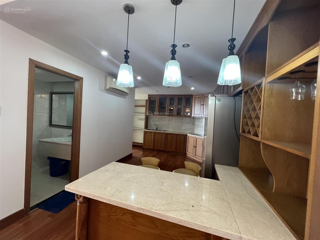 Giảm giá bán gấp căn hộ hùng vương plaza để giải quyết công việc  130m2  3pn, 3wc  sổ hồng riêng