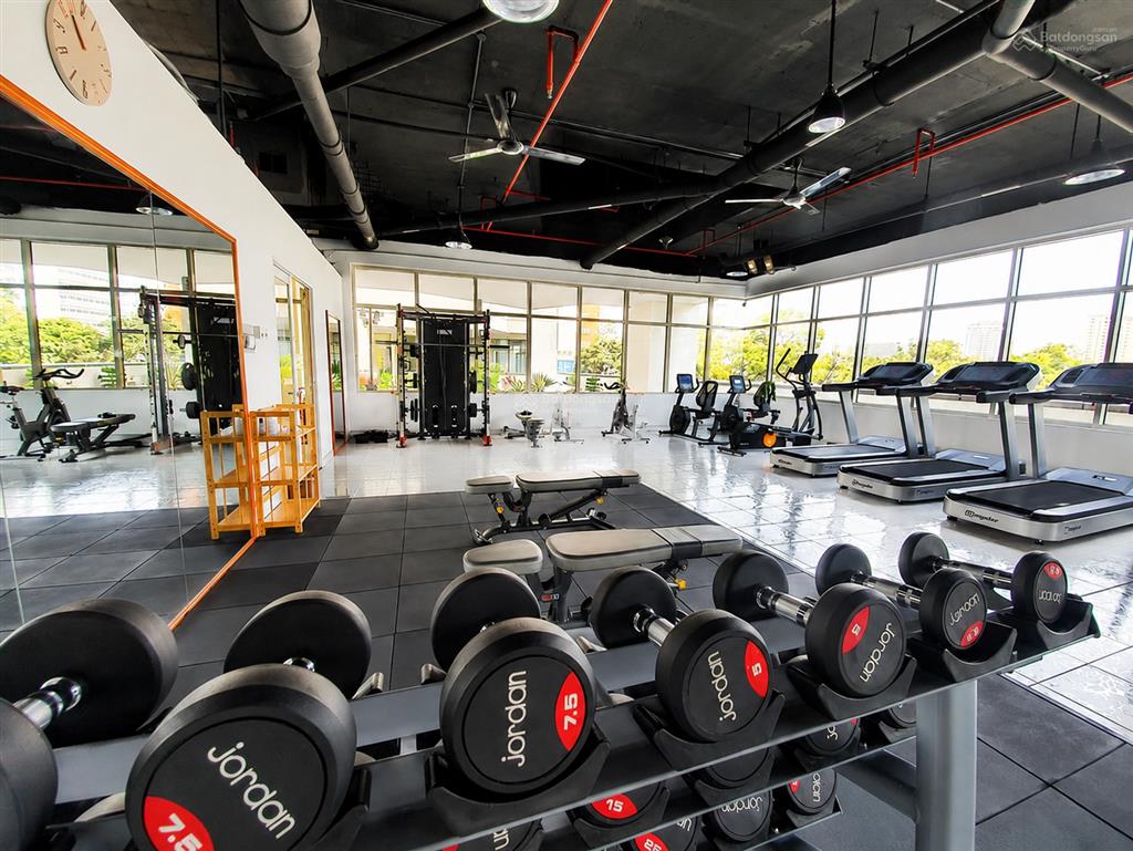 Giảm giá bán gấp căn hộ hùng vương plaza quận 5  130m² (3pn, 3wc)  sổ hồng riêng  chỉ 9.4 tỷ