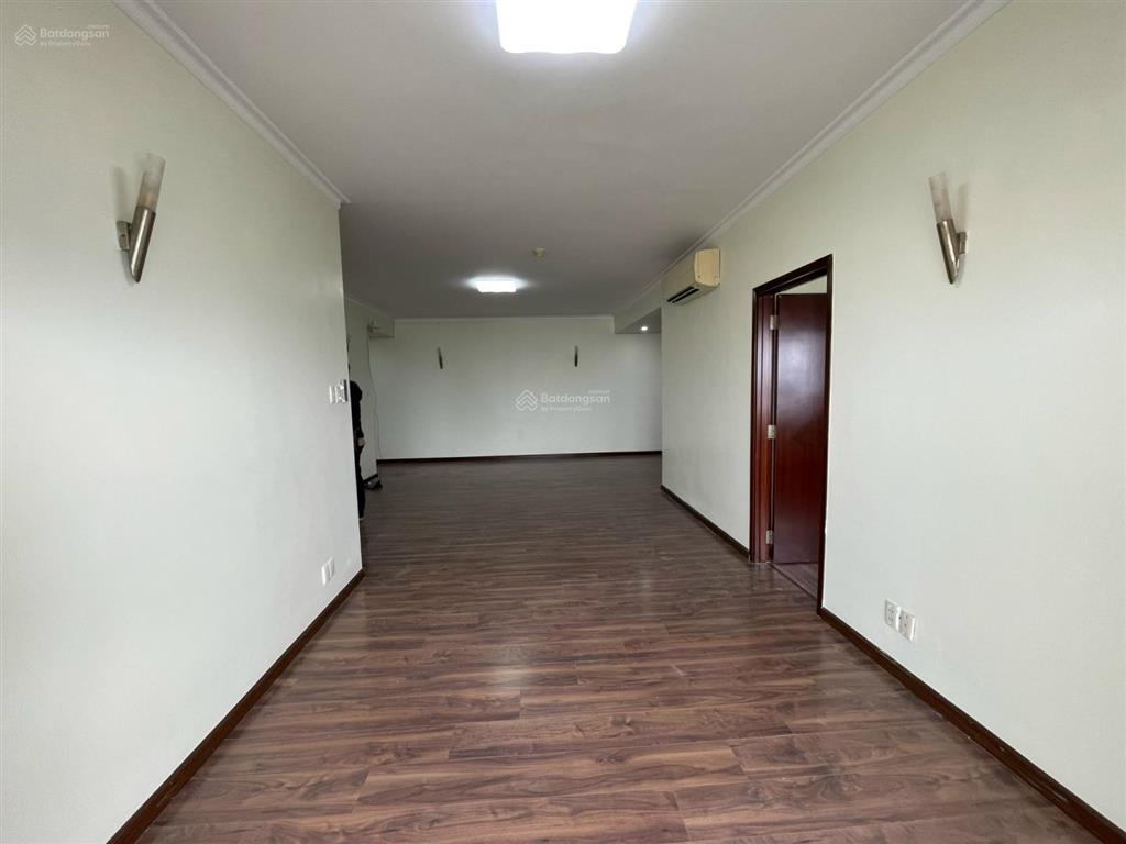Kẹt tài chính cần bán gấp căn hộ hùng vương plaza như hình, 126m²  3pn, 3wc  sổ hồng lâu dài