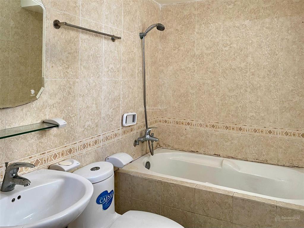 Chuyển công tác cần bán gấp căn hộ hùng vương plaza  130m² (3pn  3wc)  sổ hồng chính chủ