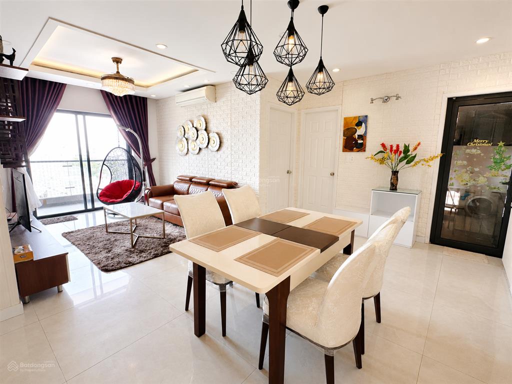 Chuyển công tác cần bán gấp căn hộ hùng vương plaza  130m² (3pn  3wc)  sổ hồng chính chủ