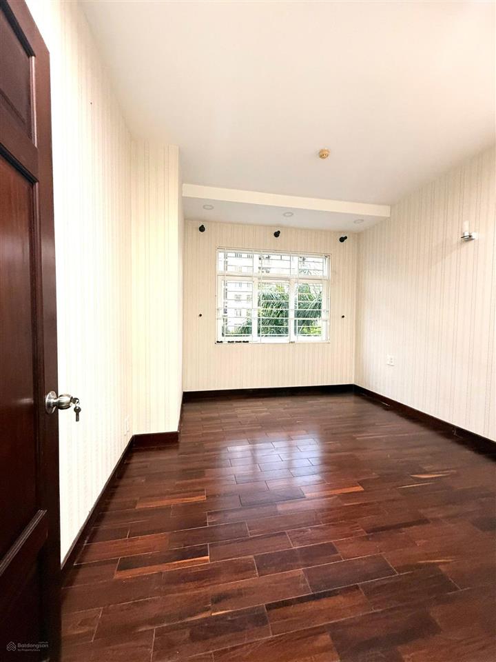 Chính chủ cần bán gấp căn hộ thiên nam apartment, quận 10, dt 99m² (3pn  2wc), sổ hồng riêng