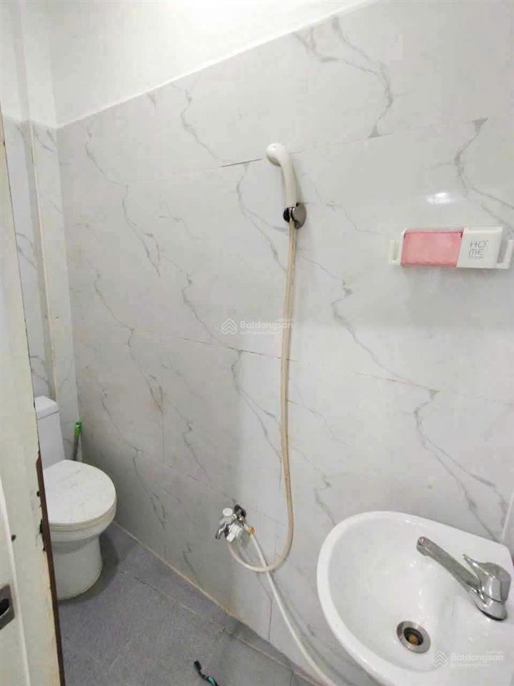 Cho thuê nhà hẻm 3 gác, 1 xe, đường nghĩa thục, quận 5