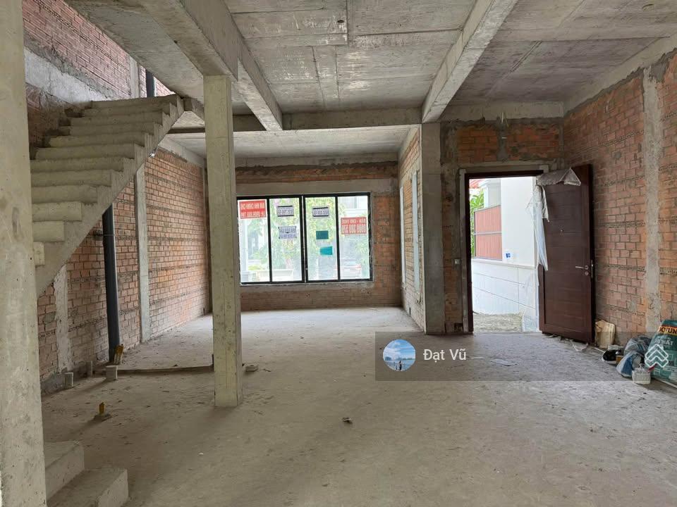 Chuyên bán biệt thự nine south estates ven sông | giá tốt