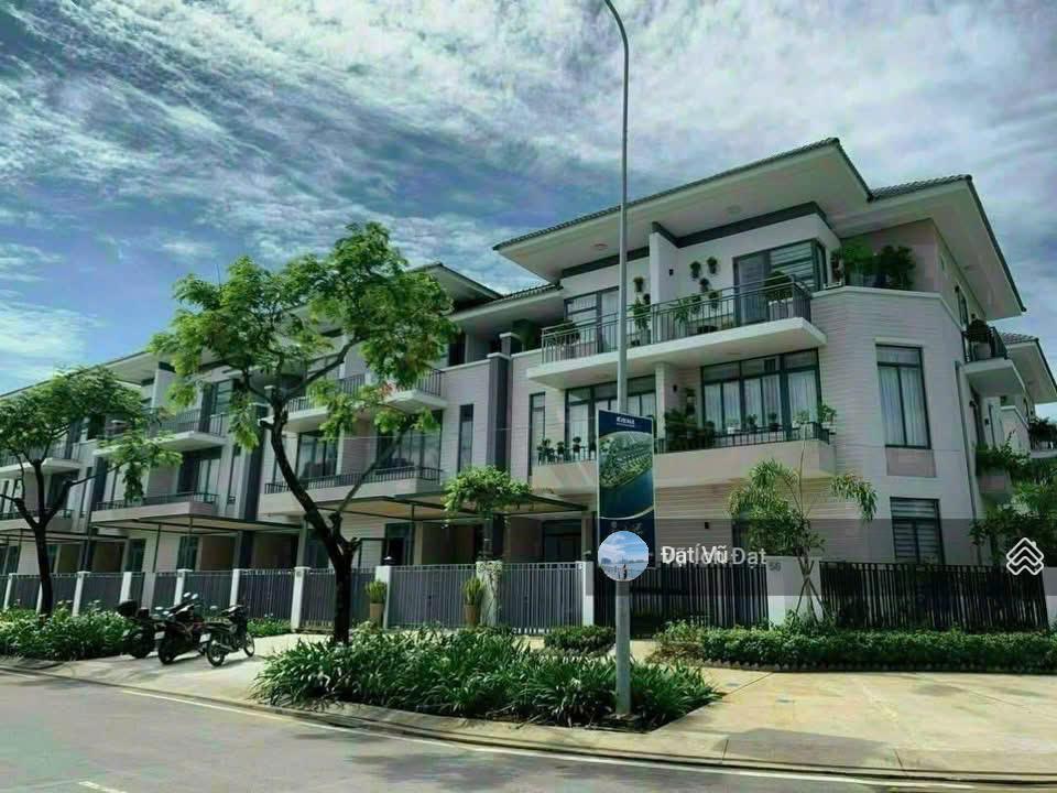 Chính chủ cần bán gấp căn góc 2mt biệt thự lavila nhà bè | dt 8x17,6m