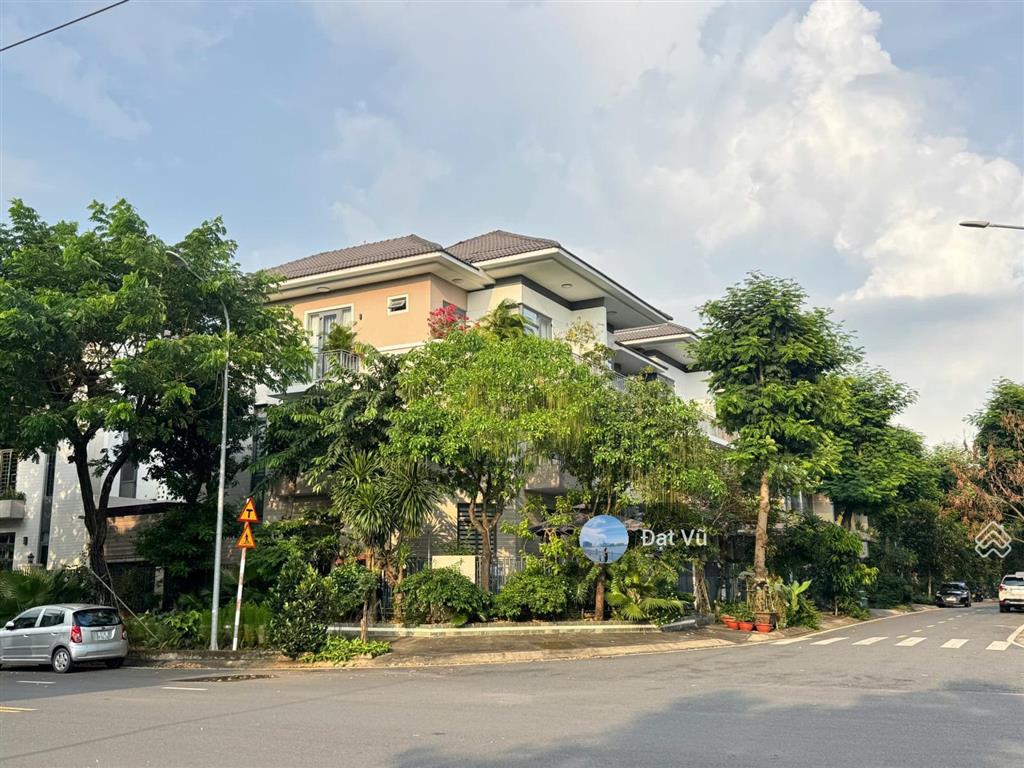 Chính chủ cần bán gấp căn góc 2mt biệt thự lavila nhà bè | dt 8x17,6m