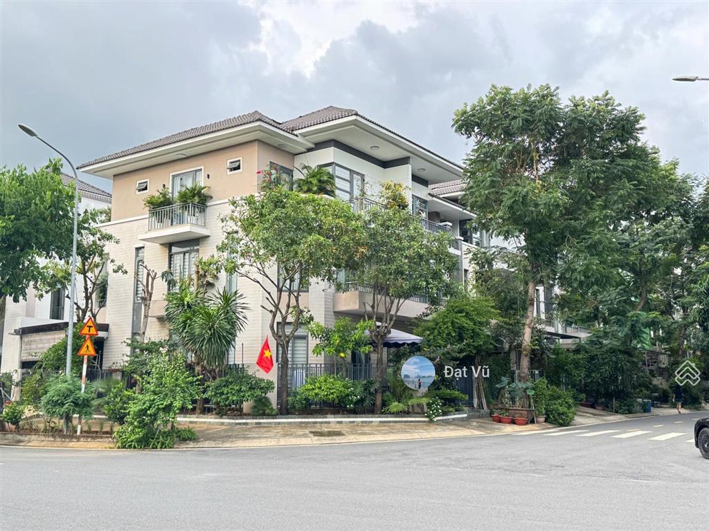 Chính chủ cần bán gấp căn góc 2mt biệt thự lavila nhà bè | dt 8x17,6m