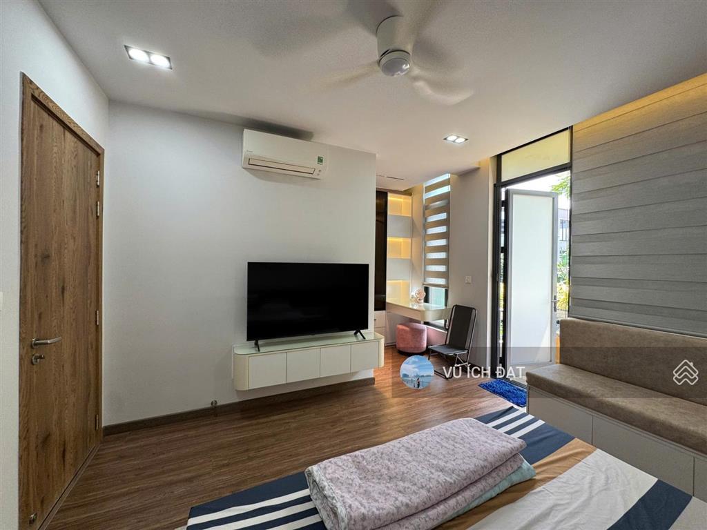  0909 389 *** chính chủ cho thuê nguyên căn lavila nội thất đẹp