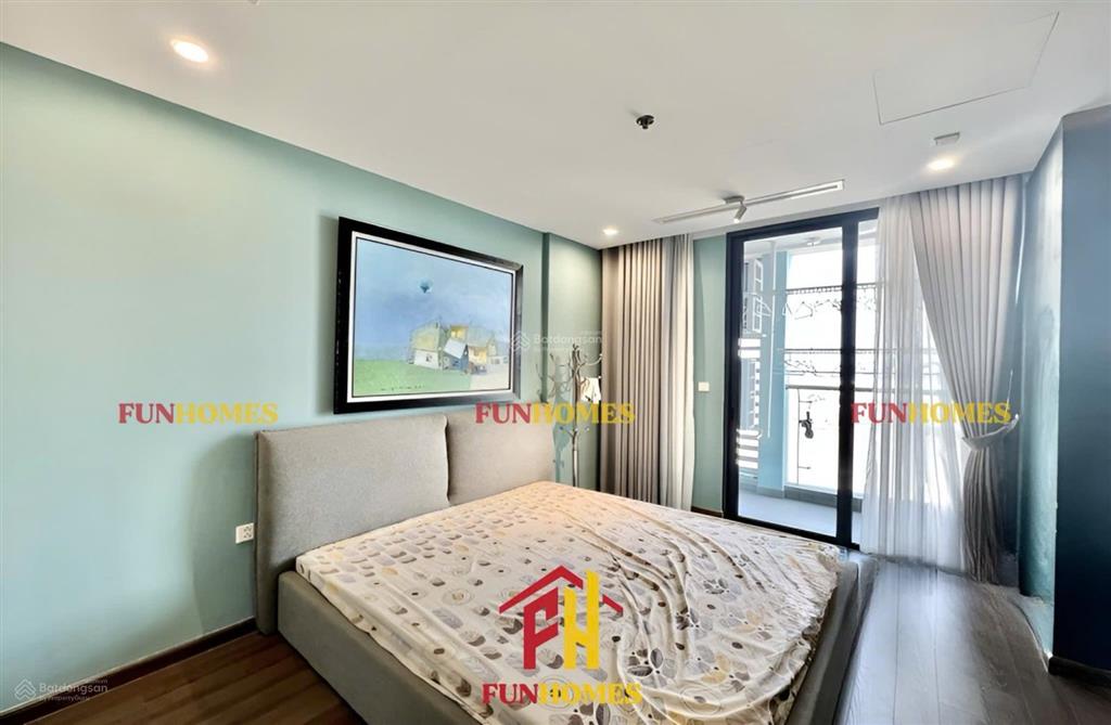 Cho thuê căn hộ vinhomes symphony đầy đủ nội thất, căn góc  tầng cao  view đầm sen thoáng mát