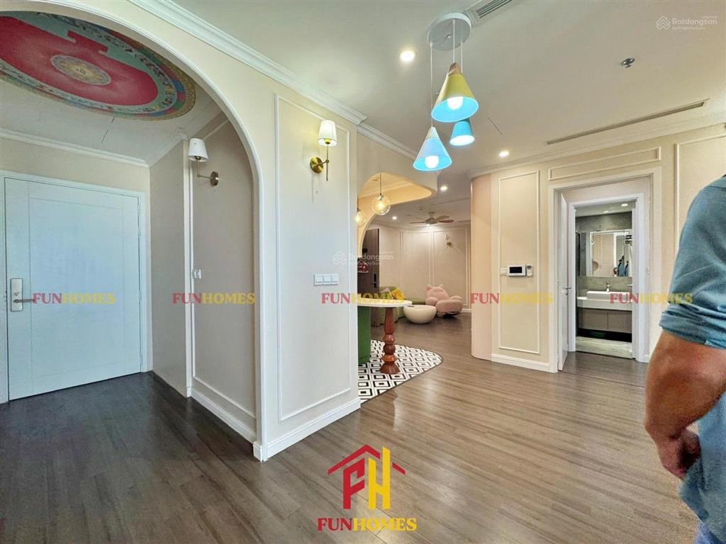 Cho thuê ch đập thông vinhomes symphony, đầy đủ nội thất cao cấp, tầng cao, view thoáng