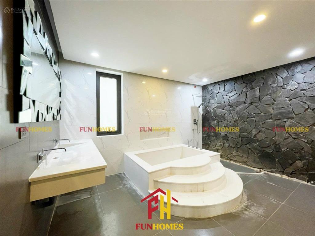 Biệt thự vinhomes riverside cho thuê đầy đủ nội thất hiện đại, có bể bơi riêng