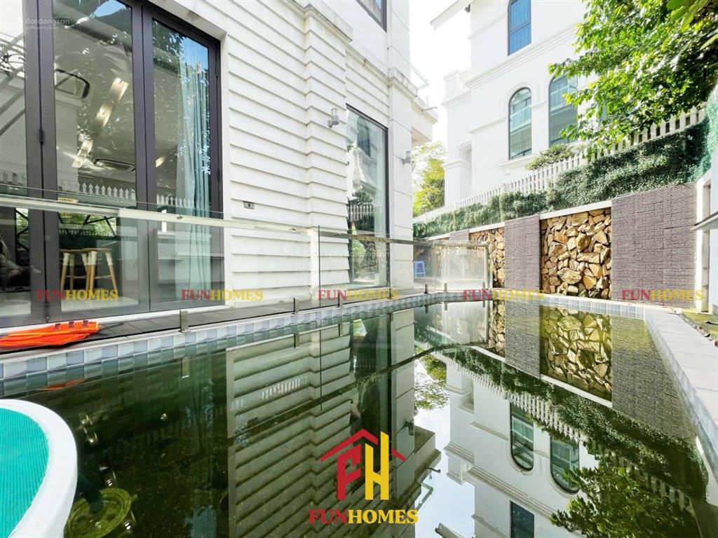 Biệt thự vinhomes riverside cho thuê đầy đủ nội thất hiện đại, có bể bơi riêng