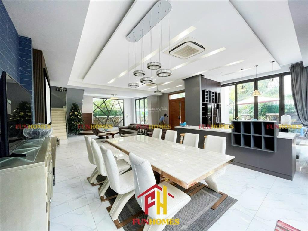 Biệt thự vinhomes riverside cho thuê đầy đủ nội thất hiện đại, có bể bơi riêng