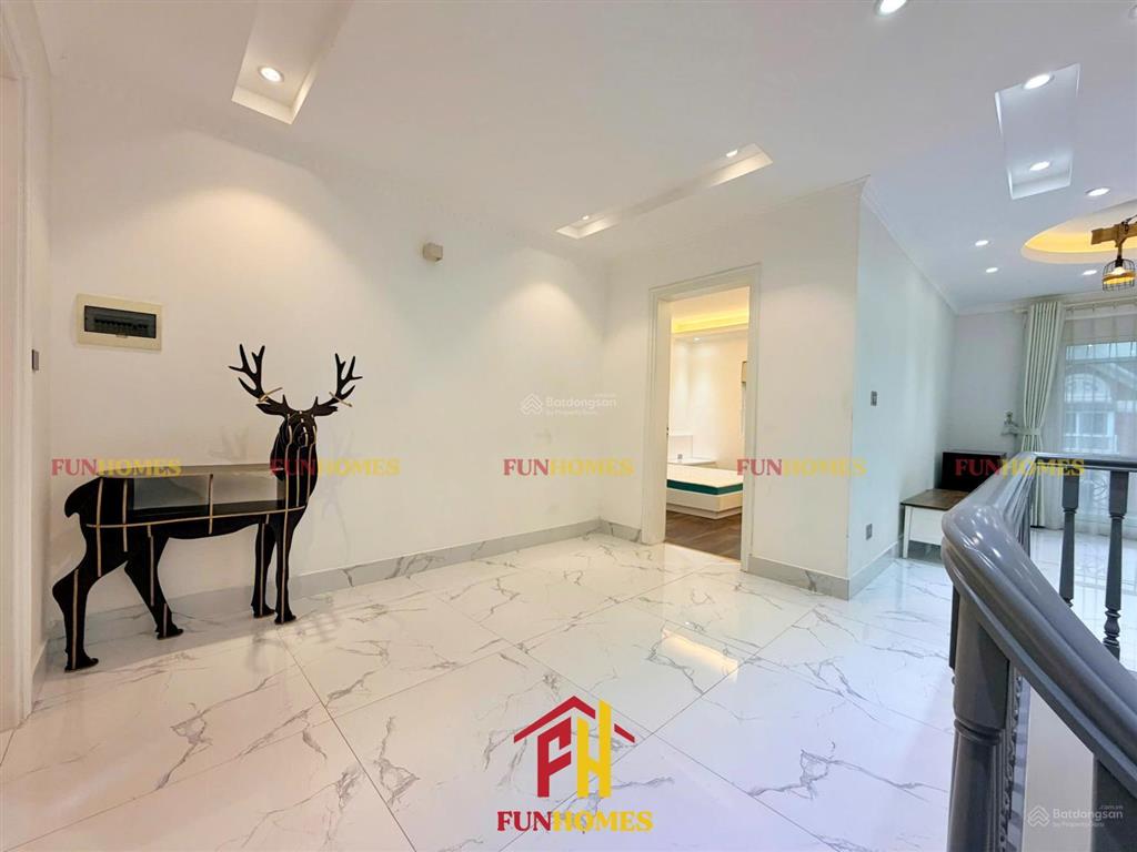 Cho thuê biệt thự song lập bằng lăng  vinhomes riverside, hoàn thiện đủ đồ hiện đại, cao cấp