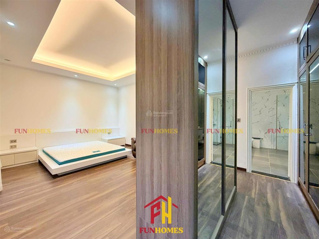 Cho thuê biệt thự song lập bằng lăng  vinhomes riverside, hoàn thiện đủ đồ hiện đại, cao cấp