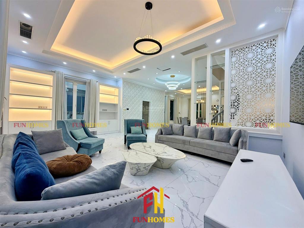 Cho thuê biệt thự song lập bằng lăng  vinhomes riverside, hoàn thiện đủ đồ hiện đại, cao cấp