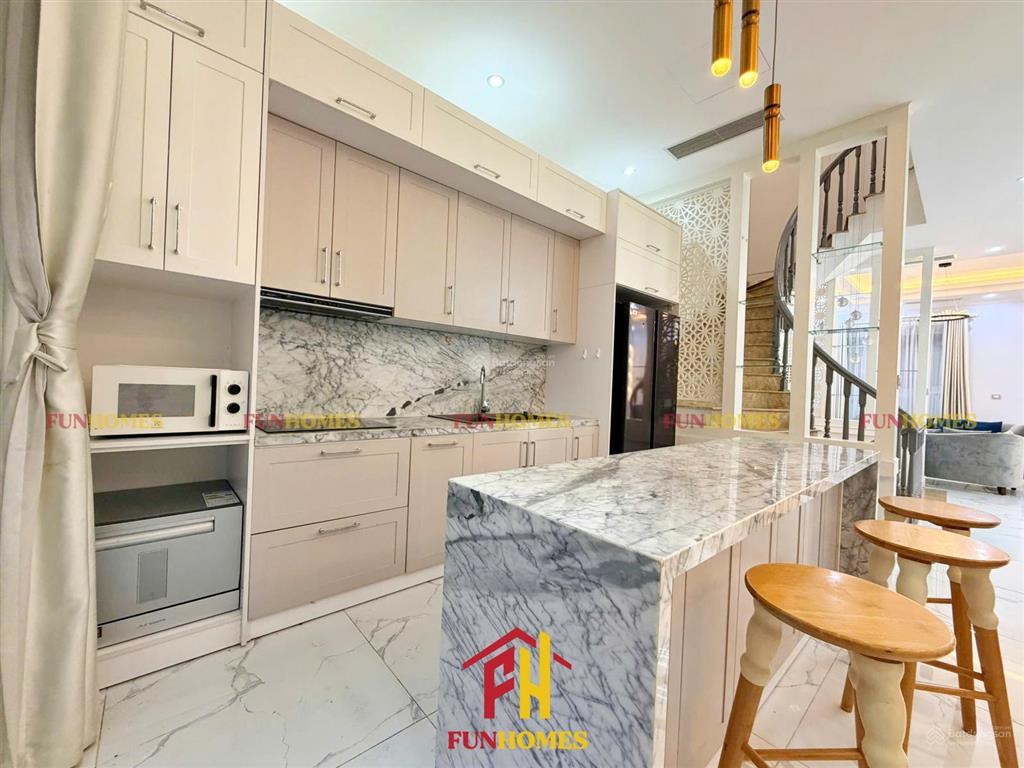 Cho thuê biệt thự song lập bằng lăng  vinhomes riverside, hoàn thiện đủ đồ hiện đại, cao cấp