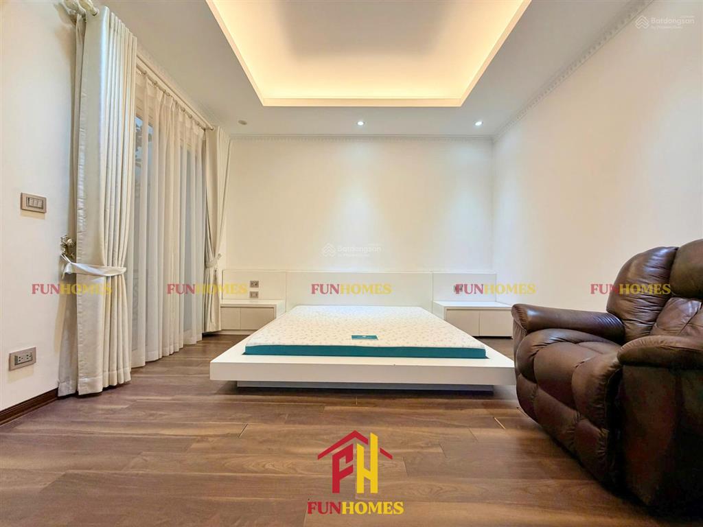Cho thuê biệt thự song lập bằng lăng  vinhomes riverside, hoàn thiện đủ đồ hiện đại, cao cấp