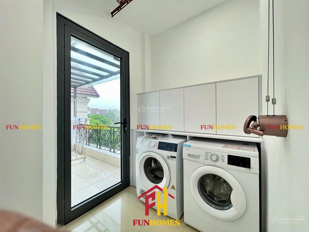 Biệt thự vinhomes riverside cho thuê đầy đủ nội thất hiện đại, gần trường bis