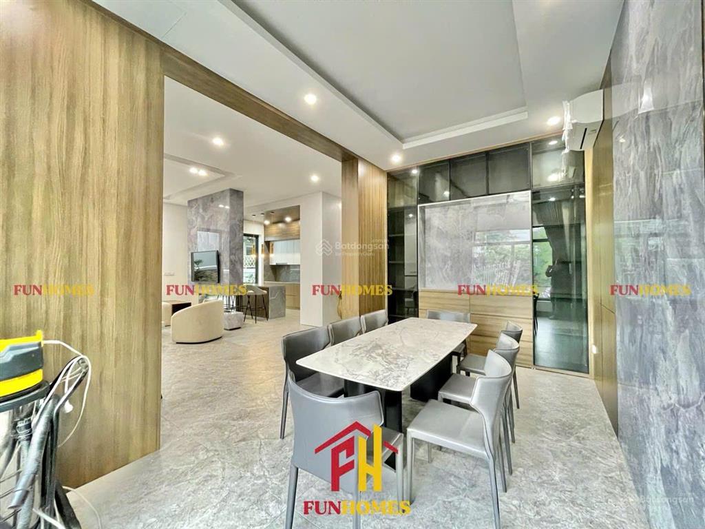 Biệt thự vinhomes riverside cho thuê đầy đủ nội thất hiện đại, gần trường bis