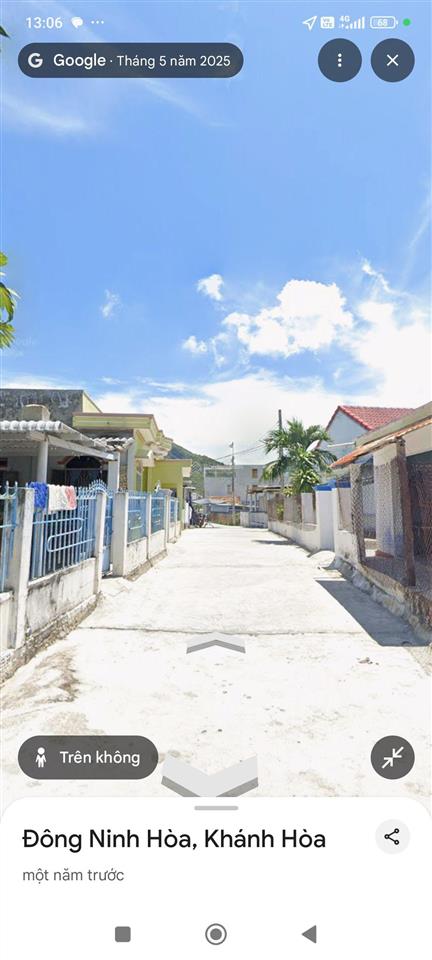 Bán lô đất có nhà cấp4,gần cầu cảng ninh vân diện tích 300m2,nhà có bãi đậu xe ô tô được 3/4chiếc