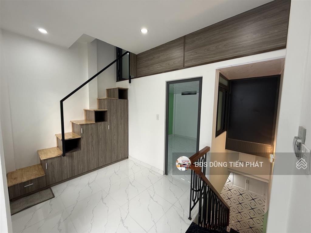 Nhà mới 1 lửng  lầu ba đình 2pn, sổ hồng hiện hữu
