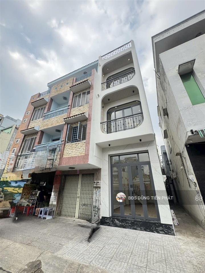 Mặt tiền 4 tầng, 3 phòng ngủ, dương bá trạc, p2
