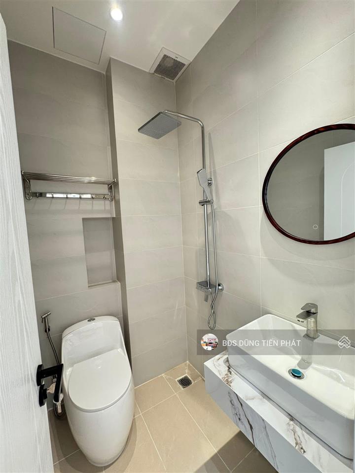 Mặt tiền 4 tầng, 3 phòng ngủ, dương bá trạc, p2