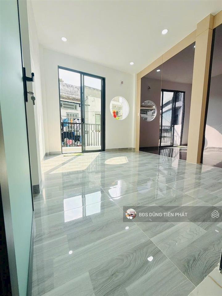 Nhà mới đẹp 2 lầu đúc ngang 7m x 6m dài hưng phú