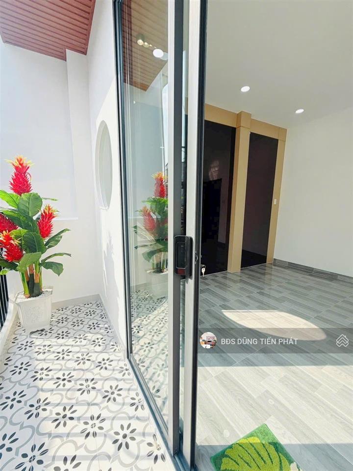 Nhà mới đẹp 2 lầu đúc ngang 7m x 6m dài hưng phú
