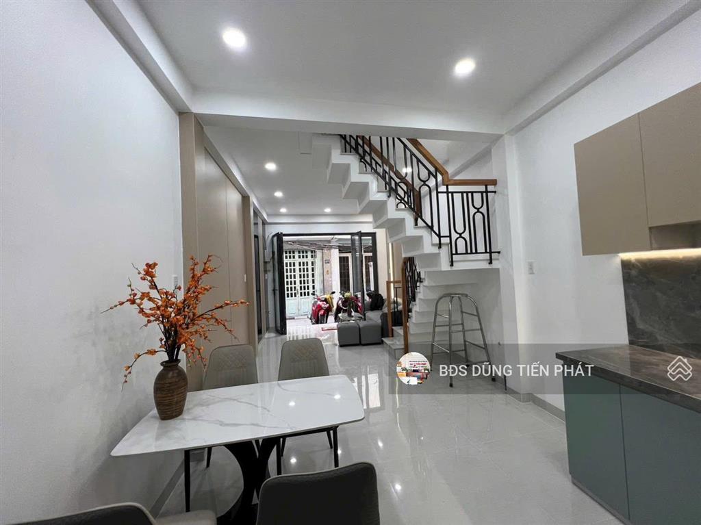 Nhà mới đẹp 2 lầu đúc ngang 7m x 6m dài hưng phú