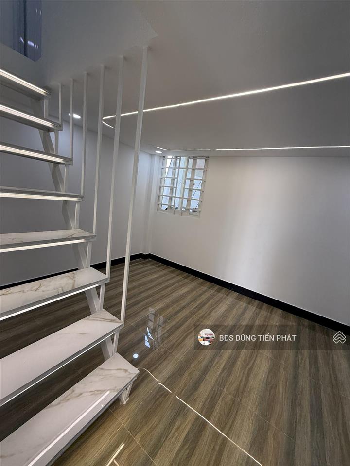 Nhà mới 1 lửng lầu 3 pn hẻm 6m lương văn căn p15