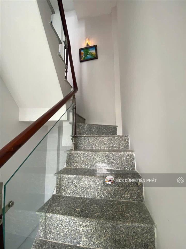 3 tầng vị trí đẹp gần đường bình đông p15 cách mt 20m