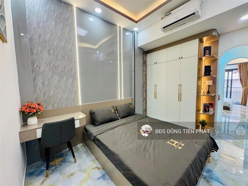 Nhà 2 lầu sân thượng cách mt chỉ 30m dạ nam q8