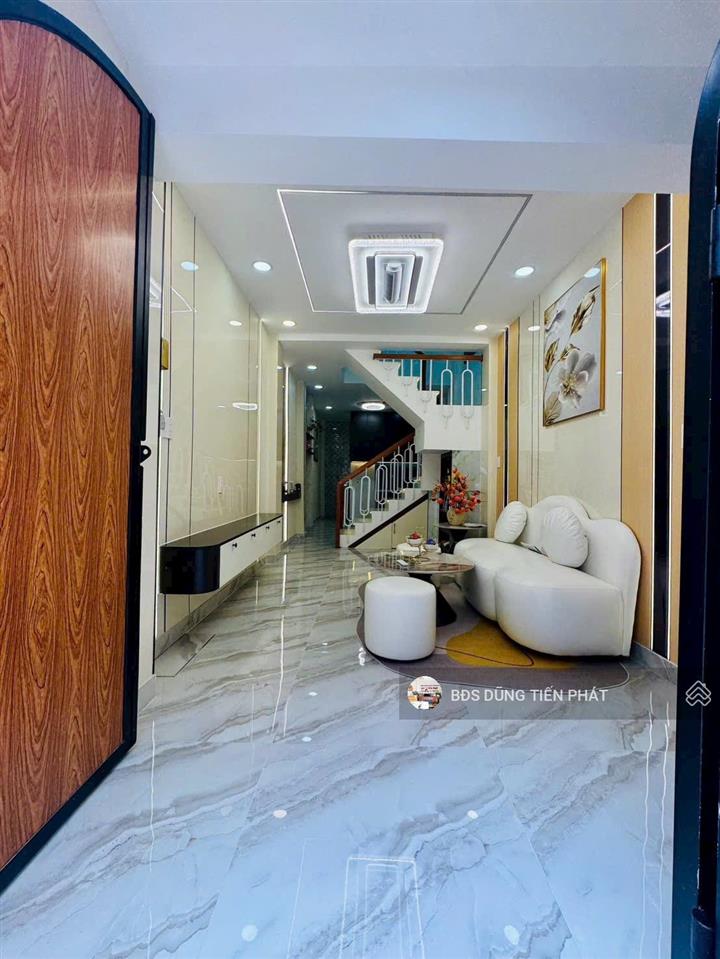 Nhà 2 lầu sân thượng cách mt chỉ 30m dạ nam q8