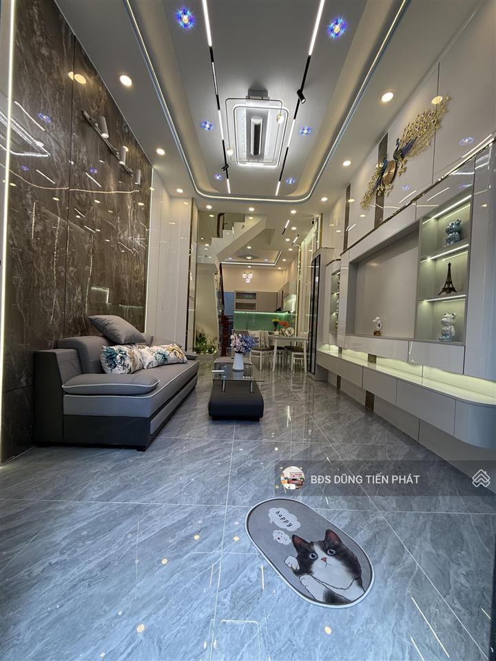 Nhà mới xây 2 lầu sân thượng hẻm 4m hưng phú p10