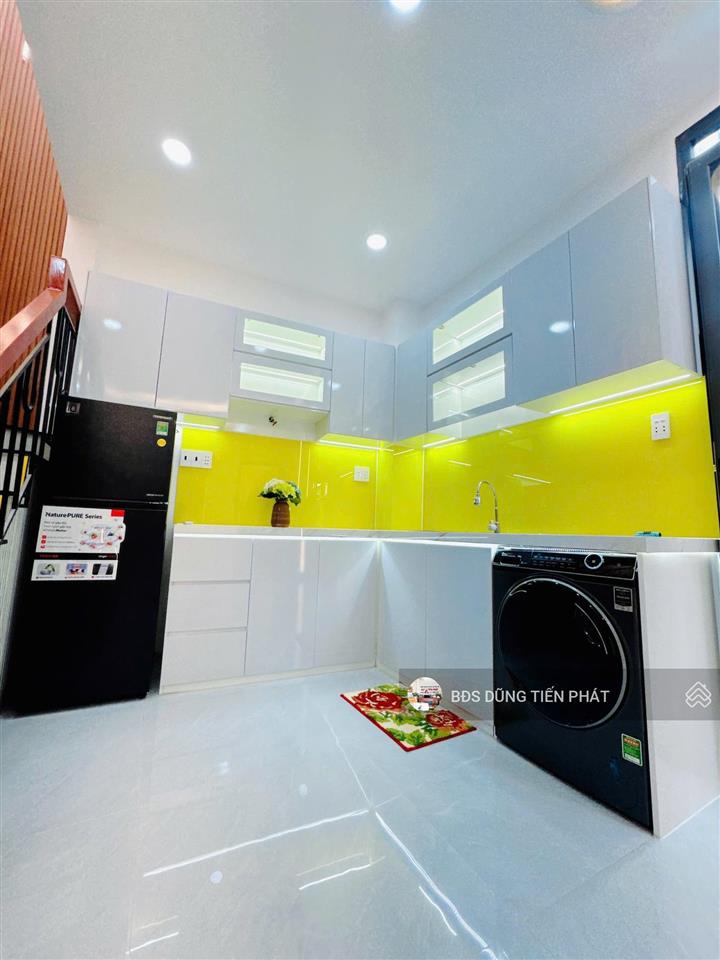 Nhà mới ngang 7,8m x 5m nở hậu 3pn hưng phú