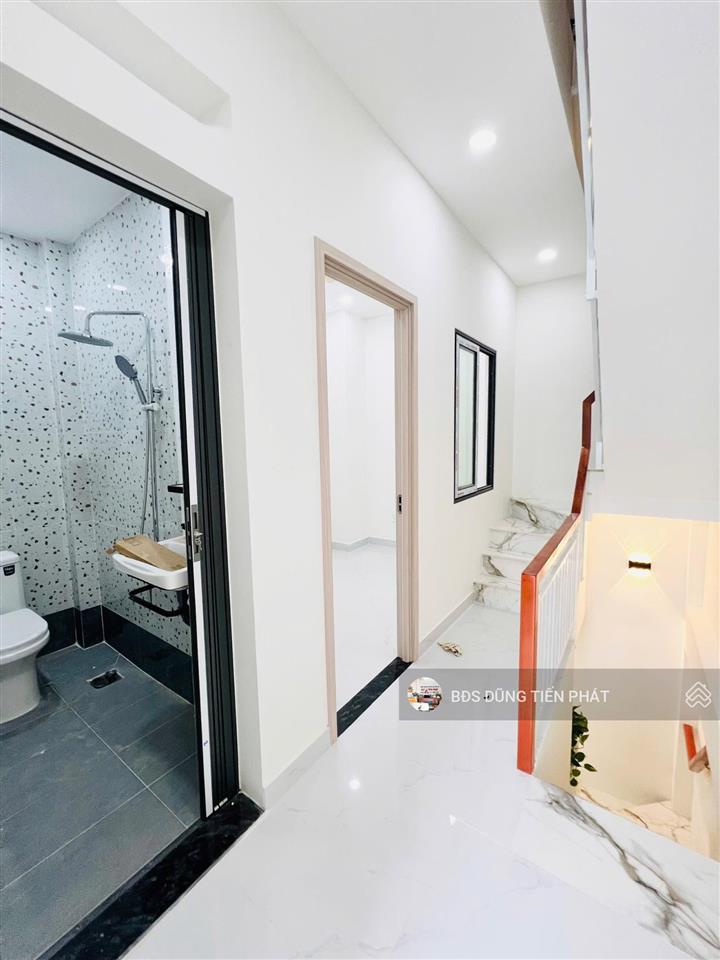 2 lầu sân thượng 4 phòng ngủ nhà mới lưu hữu phước p15