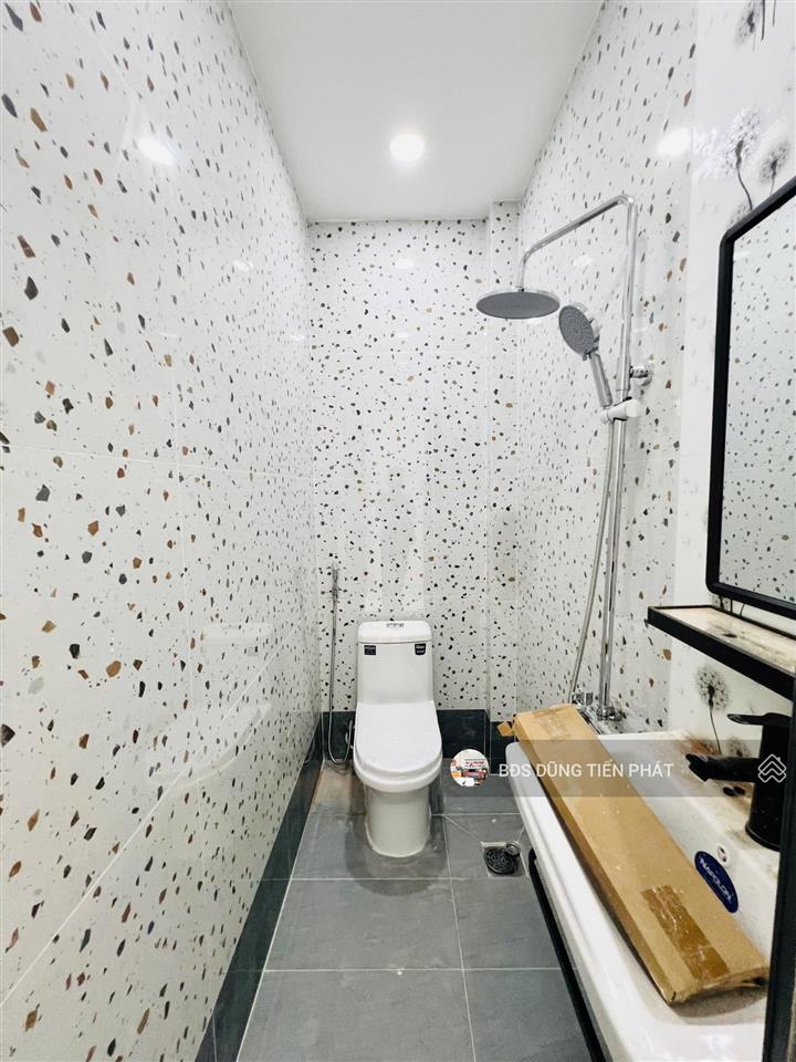 2 lầu sân thượng 4 phòng ngủ nhà mới lưu hữu phước p15