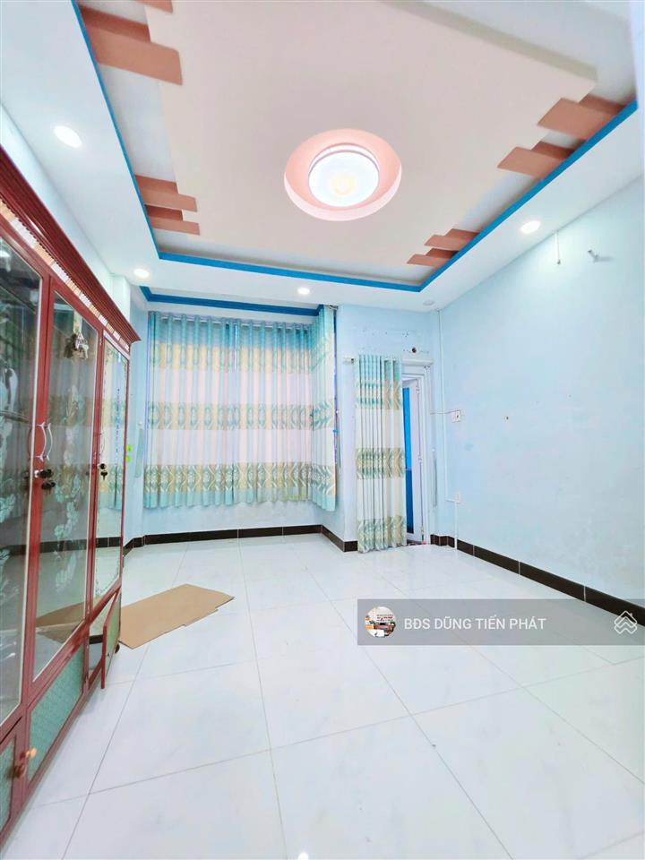 Nhà 3 lầu đúc hẻm bông sao p5  q8 trước nhà 4m