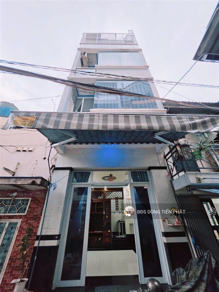 Nhà 3 lầu đúc hẻm bông sao p5  q8 trước nhà 4m