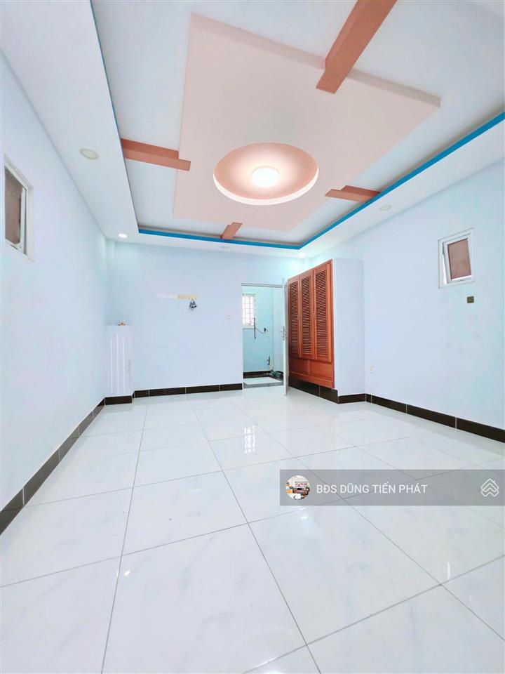 Nhà 3 lầu đúc hẻm bông sao p5  q8 trước nhà 4m