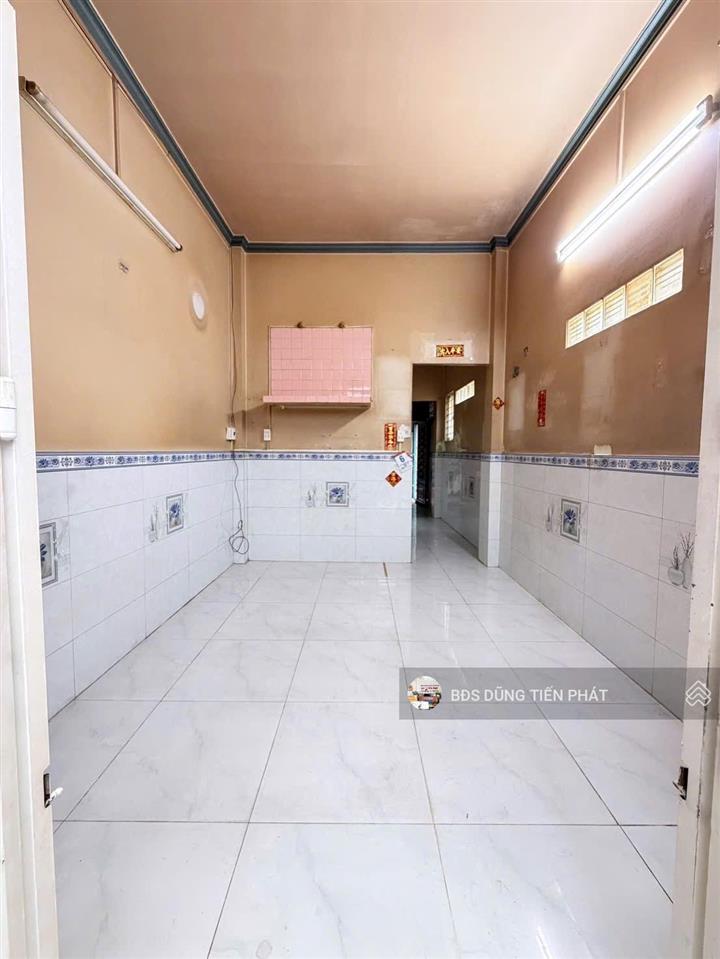 Nhà 1 lầu 2 mt hẻm gần đường tuy lý vương p12