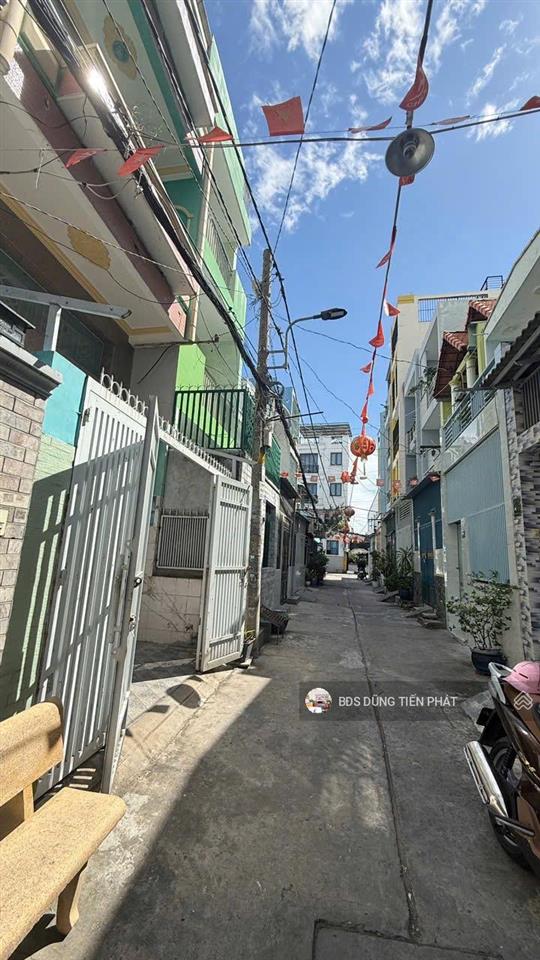 Nhà 4 tầng nở hậu bùi minh trực, dt 4m x 14m
