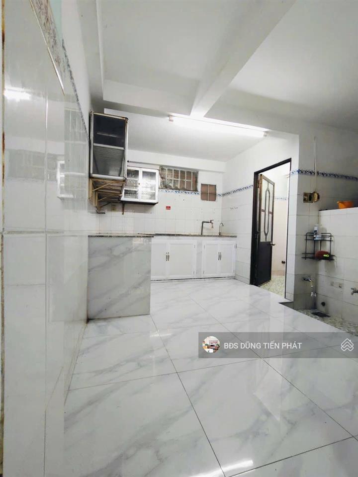 Nhà 4 tầng nở hậu bùi minh trực, dt 4m x 14m
