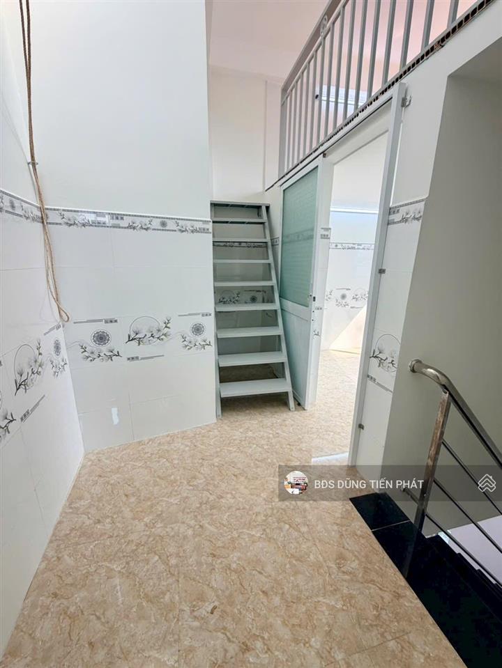 Mặt tiền thụt 1 lửng 1 lầu p15 (35m2 đất) giá tốt