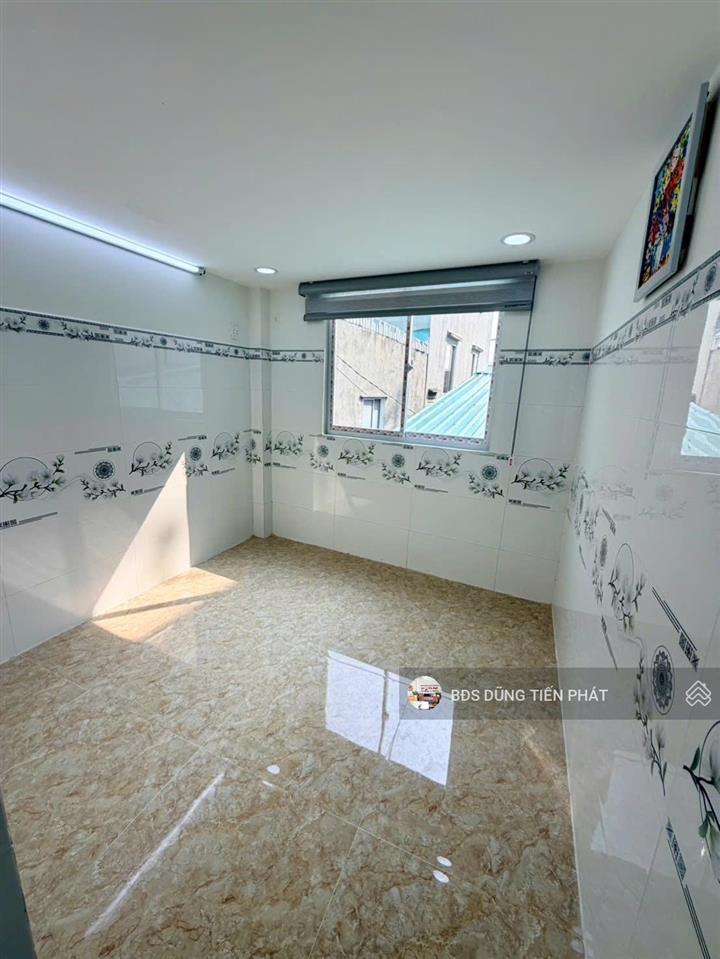 Mặt tiền thụt 1 lửng 1 lầu p15 (35m2 đất) giá tốt