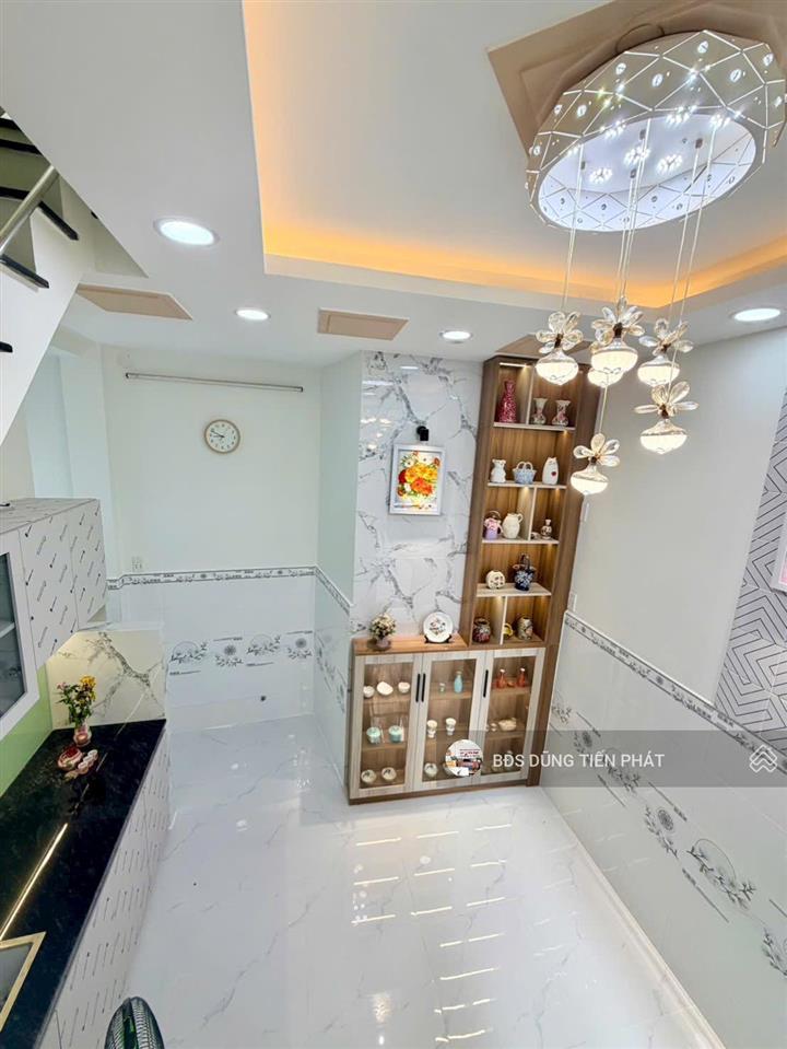 Mặt tiền thụt 1 lửng 1 lầu p15 (35m2 đất) giá tốt